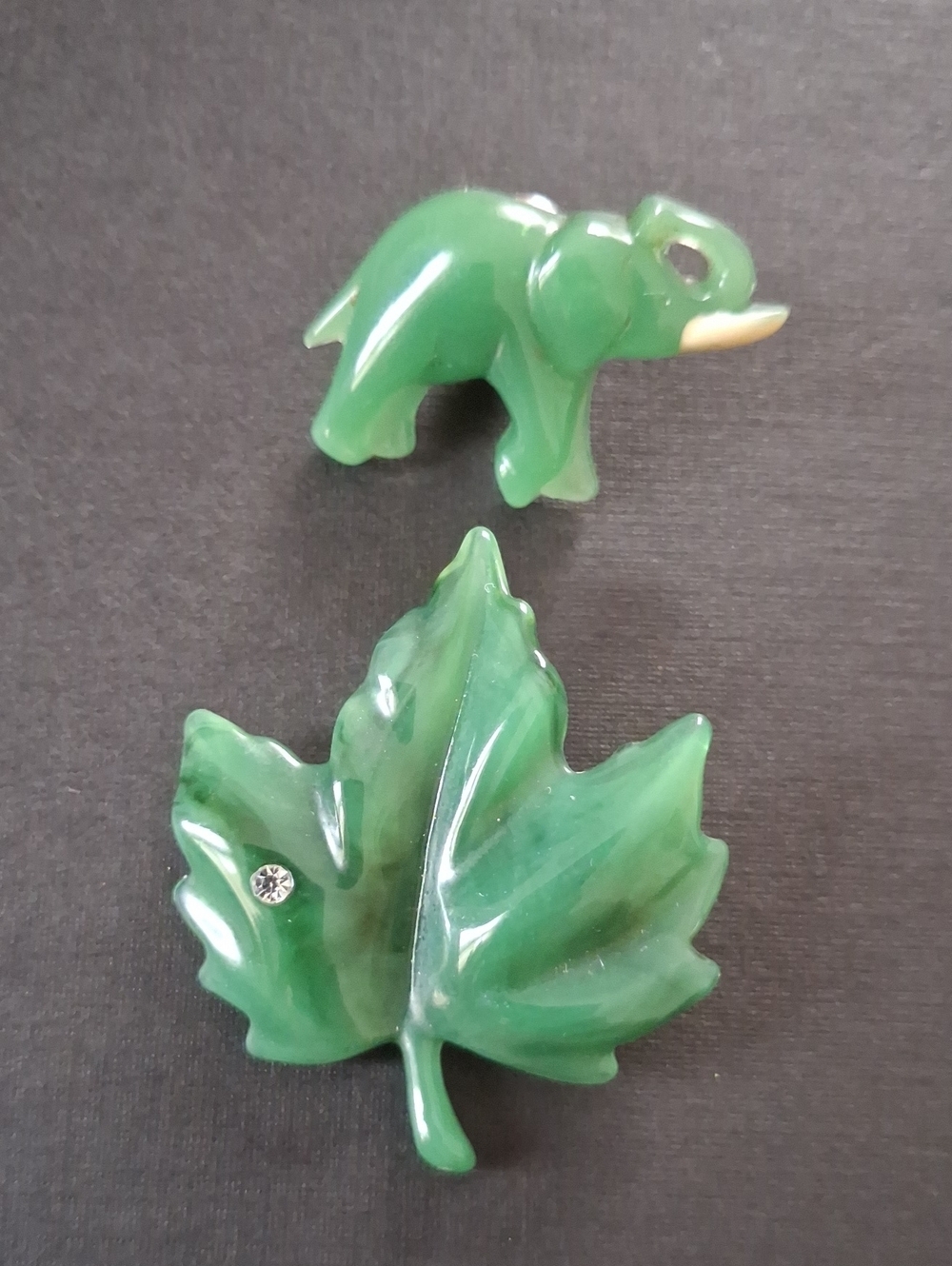 Avon Lucky Friends Elephant Dew Touch Leaf Brooch Set 1984 1985 OS